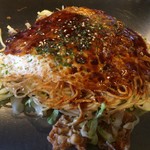 おっこん商店 - 肉玉そばの半玉イカ天トッピング