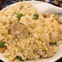 三和楼 - エビ炒飯890円