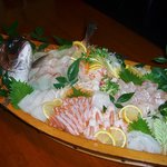 烏丸 - 料理写真:毎日入荷の新鮮な海鮮も烏丸の魅力。単品刺身680円～コース舟盛りまで色々ありますョ★