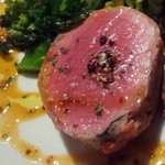 オー・ペシェ・グルマン - 生ハムで包んだ仔牛ヒレのロースト2,400円