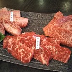 Kanetake - カルビ（1人前） 980円、ハラミ（1人前） 960円、ロース（1人前） 980円