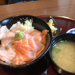 海山亭いっちょう - サーモン丼