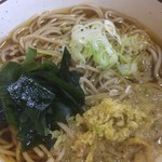 山田うどん食堂 - 蕎麦は、ワカメ、揚げ玉、ネギ