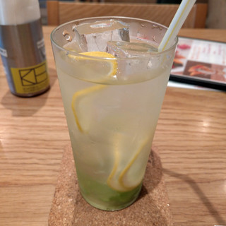 イーモンズ カフェアンドバー_1