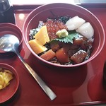 ジョイフル - 海鮮三種盛り丼セット(味噌汁、漬物付) 1,186円 ♪