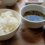 焼肉平城苑 - ランチの中ライスとスープ。