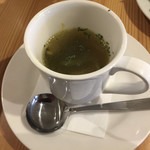 カフェ アクイーユ - オムライスの付け合わせスープ