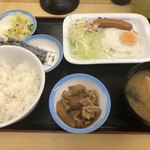 松屋 - ソーセージエッグ定食400円選べる小鉢は牛皿を。