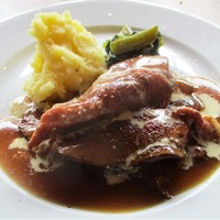 イノーヴェ - ランチ：MENU A2 PLATS 1,500円（税込）。 メイン：豪産ランプのロースト レフォールソース。　　　　　　2019.08.17