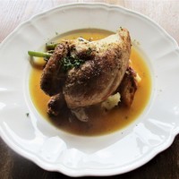 イノーヴェ - ランチ：MENU A2 PLATS 1,500円（税込）。 メイン：ブラジル産若鶏のシンプルロースト 1/2羽。　　　　　　2019.08.17