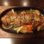 韓国居酒屋釜山 - 豚カルビの辛味噌焼き