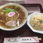 中華料理 珍華 - ラーメン＋半チャーハン