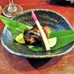 酒肴商店 アジト - 秋刀魚、マッタケ包み焼