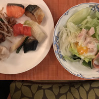 スプレンディード - 朝食ビュッフェ３９９０円。サラダとお惣菜。明太子どはなく、たらこの食べ放題（╹◡╹）。どの品もレベルが高く、とても美味しかったです（╹◡╹）