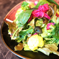 季節の野菜サラダ