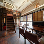 ALTBAU with MARY BURGER - 内観写真: