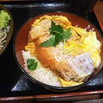 Sobadokoro Metoroan - ミニカツ丼！そんなにミニではない。つゆが染みたしっとりタイプ。
