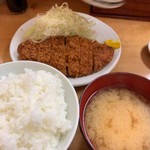 とんかつ山家 - ロースかつ定食（750円）