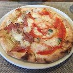 イタリア料理 エ・ヴィータ - ピッツァランチのハーフ&ハーフピッツァ