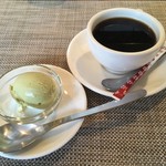 イタリア料理 エ・ヴィータ - ランチのコーヒーと+100円のひとくちドルチェ