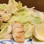 3種のホルモン さっぱりレモンの塩だれホルモン炒め