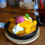 ミツバチガーデン カフェ - マンゴーパンケーキと水出しコーヒー