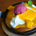 ミツバチガーデン カフェ - マンゴーパンケーキ