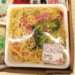ディオ - 緑黄色野菜の彩り塩パスタ<メガパック>　(税抜)184円　(2019.08.19)