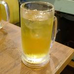 チョップスティックス - まずは、華やかな香りが特徴的なハス茶を飲んで喉を潤し