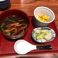 圓 弁柄 渋谷ストリーム - セットの味噌汁・小鉢・漬物