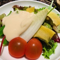 鉄板焼･焼肉 なにわ (リーガロイヤルホテル大阪) - 絶品のドレッシングが素材の良さを引き出してます