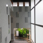 にい留 - 店舗入口は左手奥