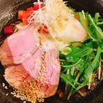 中華バル SABUROKU360 - 温泉卵の冷やし中華