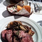 ラベイユ - ランチのメイン豚肩ロース