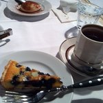 ラベイユ - 奥はティラミス