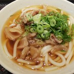 驛麺家 - 牛すじうどん (税込)530円 (2019.8月)