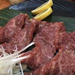 炭火焼肉 ぐら - 牛のリブロースの岩塩焼き