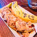 ミートチョップス - ネームボード代わりのバナナがデザートになりました！