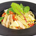 スリーズ - チキンのレモンバジルパスタ