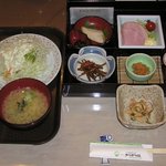 ホテルからまつ荘 - 朝食二人目