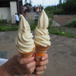 栂池山荘 - さるなしソフトクリーム