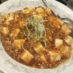 東京五十番 - 餡がたっぷり麻婆豆腐。