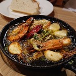 生パスタ専門店 レヴァーロ - アヒージョ