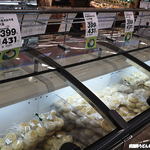 TSURUYA Karuizawa Ten - 店内（冷凍おやき）