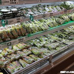 TSURUYA Karuizawa Ten - 店内（野沢菜）