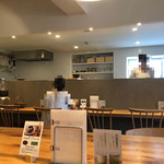 まかでき食堂 - 店内