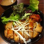 炭火焼肉 心斎 - ステーキチャーシュー丼