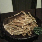 四季食遊 鮮と閑 - 魚の骨せんべい473円