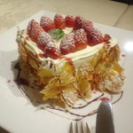 トラットリア イル シレーネ - 特別デザート　イチゴのショートケーキ