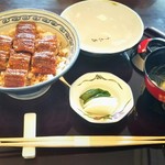 Una shou - 上うなぎ丼(上4切れ＋中2切れ、肝吸い、漬物)    3370円